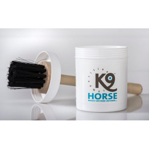 THE HOOF BRUSH